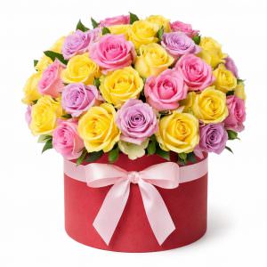 Цветы в коробке «Розы ассорти»