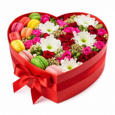 Коробка с цветами сердце «Утренний поцелуй»