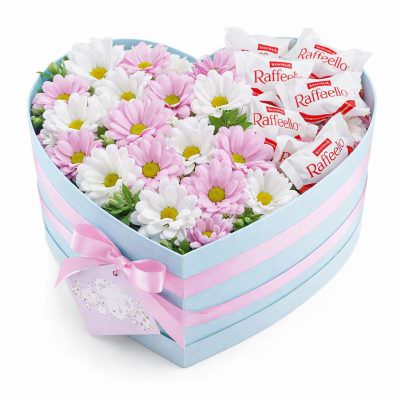 Коробка с хризантемами «Сладкий момент»