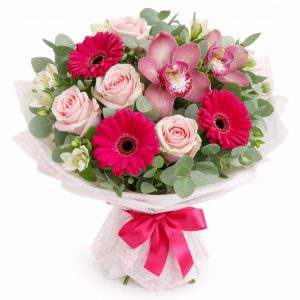 Красивый букет ароматных цветов «Розовый каскад»