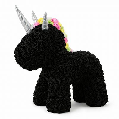 Единорог из роз черный