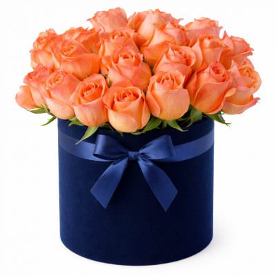 Шляпная коробка с розами «Полярный блеск»