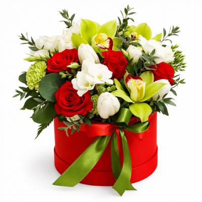 Цветы в круглой коробке «Радужная гармония»